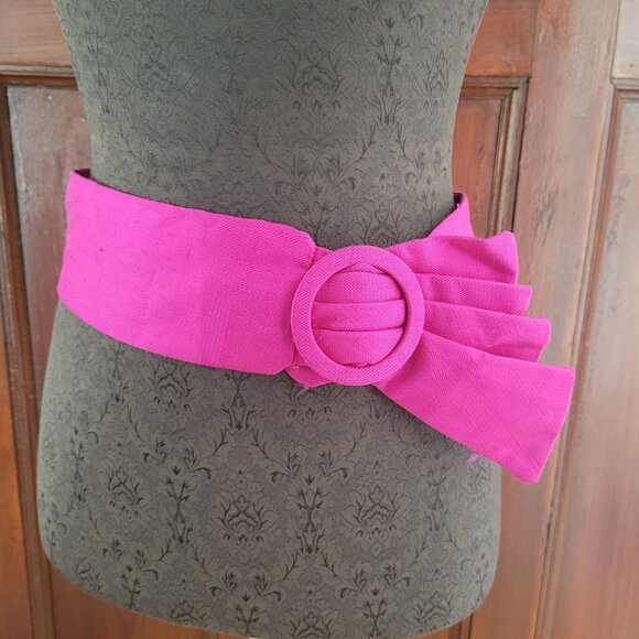 Wide Pink Fabric Belt With Circular Buckle & Pleated Design - Picture 1 of 5